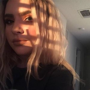 Meet your Posher, Ari